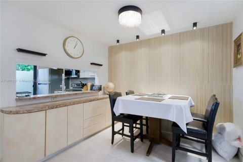 Touwnhouse à louer à Aventura, Floride: 2 chambres, 104.33 m2 № 1957319 - photo 6