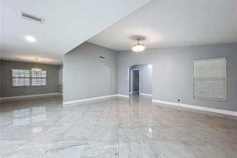 Casa en venta en Tampa, Florida, 5 dormitorios, 263.94 m2 № 1751176 - foto 14