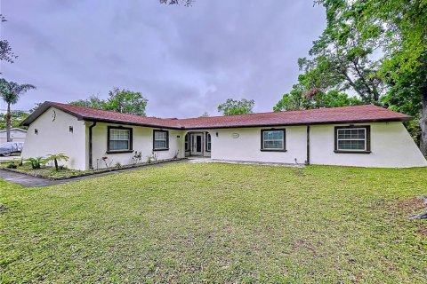 Casa en venta en Tampa, Florida, 5 dormitorios, 263.94 m2 № 1751176 - foto 2