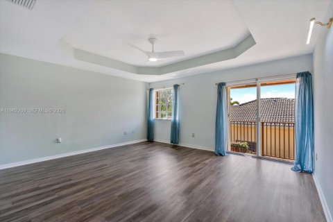 Villa ou maison à vendre à Palmetto Bay, Floride: 4 chambres, 224.17 m2 № 2049933 - photo 23