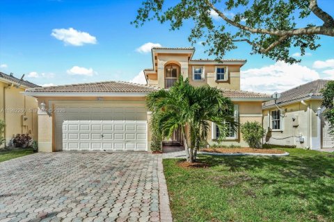 Villa ou maison à Palmetto Bay, Floride 4 chambres, 224.17 m2 № 2049933