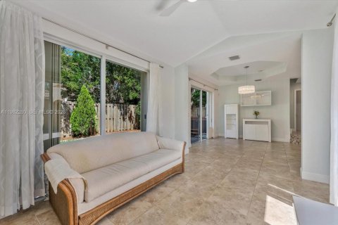 Villa ou maison à vendre à Palmetto Bay, Floride: 4 chambres, 224.17 m2 № 2049933 - photo 11