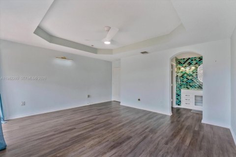 Villa ou maison à vendre à Palmetto Bay, Floride: 4 chambres, 224.17 m2 № 2049933 - photo 24