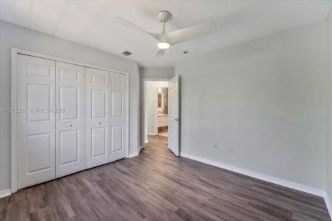 Villa ou maison à vendre à Palmetto Bay, Floride: 4 chambres, 224.17 m2 № 2049933 - photo 19