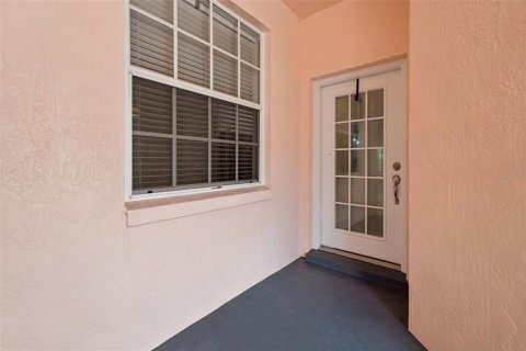Townhouse in Winter Haven, Florida 2 bedrooms, 127.09 sq.m. № 2231713 - photo 6