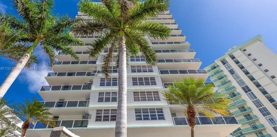 Condo à Hollywood, Floride, 2 chambres № 1985470