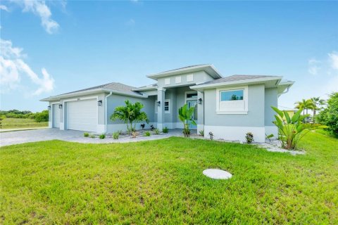 Casa en venta en Port Charlotte, Florida, 3 dormitorios, 154.68 m2 № 1747196 - foto 1