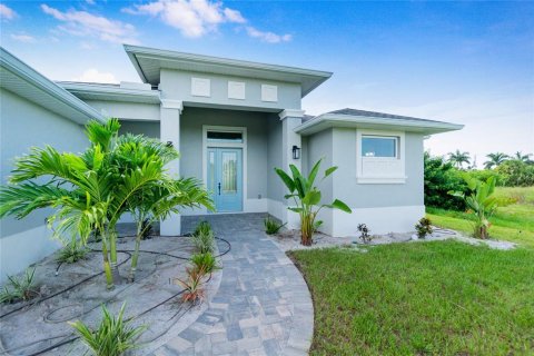 Casa en venta en Port Charlotte, Florida, 3 dormitorios, 154.68 m2 № 1747196 - foto 2