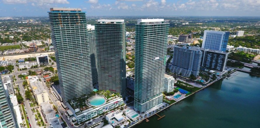 Condominio en Miami, Florida, 1 dormitorio № 1937872