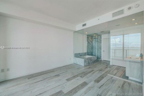Condo in Miami, Florida, 1 bedroom  № 1937872 - photo 12