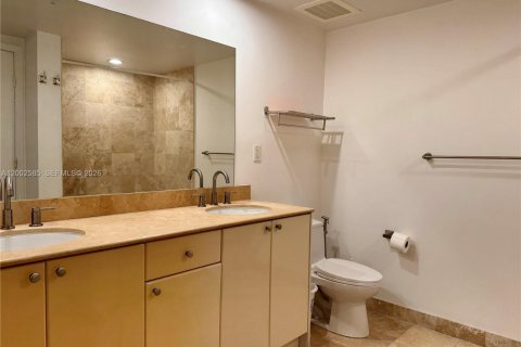 Condo in Hallandale Beach, Florida, 1 bedroom  № 2068239 - photo 12