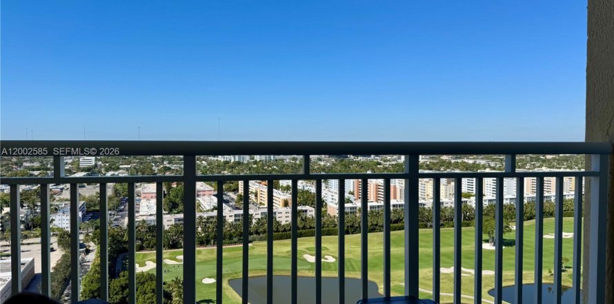 Condo in Hallandale Beach, Florida, 1 bedroom  № 2068239