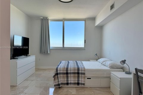 Condo in Hallandale Beach, Florida, 1 bedroom  № 2068239 - photo 9