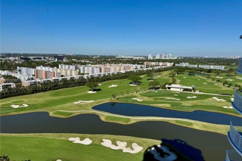 Condo in Hallandale Beach, Florida, 1 bedroom  № 2068239 - photo 2