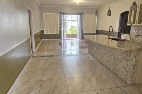 Villa ou maison à louer à Kissimmee, Floride: 4 chambres, 204.01 m2 № 2144201 - photo 7