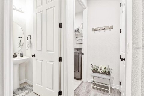 Casa en alquiler en Winter Park, Florida, 3 dormitorios, 185.99 m2 № 1903321 - foto 5