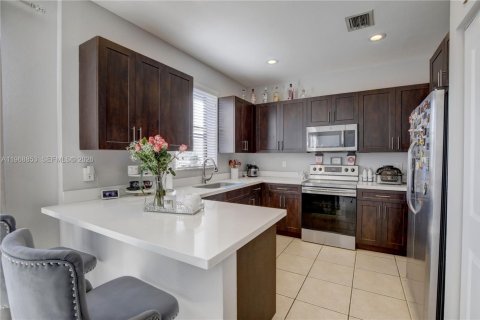 Condo in Homestead, Florida, 4 bedrooms  № 2031748 - photo 4