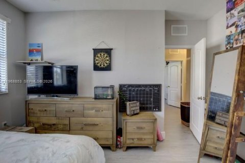 Condo in Homestead, Florida, 4 bedrooms  № 2031748 - photo 17