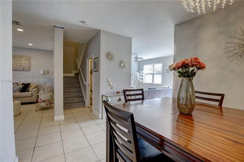 Condo in Homestead, Florida, 4 bedrooms  № 2031748 - photo 5