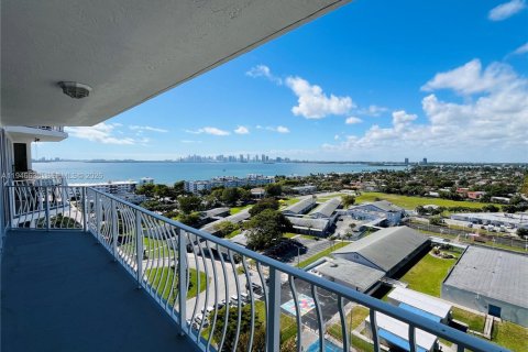 Condo à North Bay Village, Floride, 2 chambres  № 2152916