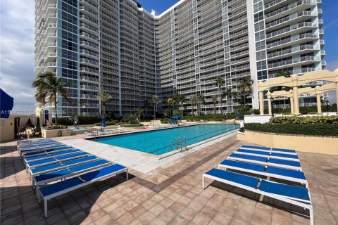 Copropriété à louer à North Bay Village, Floride: 2 chambres, 95.69 m2 № 2152916 - photo 24