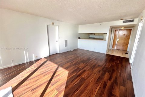 Copropriété à louer à North Bay Village, Floride: 2 chambres, 95.69 m2 № 2152916 - photo 4