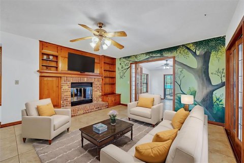 House in Zellwood, Florida 7 bedrooms, 464.51 sq.m. № 1903870 - photo 25