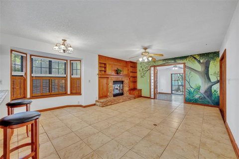 House in Zellwood, Florida 7 bedrooms, 464.51 sq.m. № 1903870 - photo 24