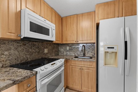 Condo in Pompano Beach, Florida, 2 bedrooms  № 2083934