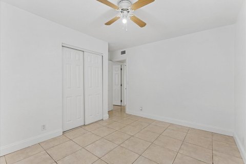 Condo in Pompano Beach, Florida, 2 bedrooms № 2083934 - photo 5