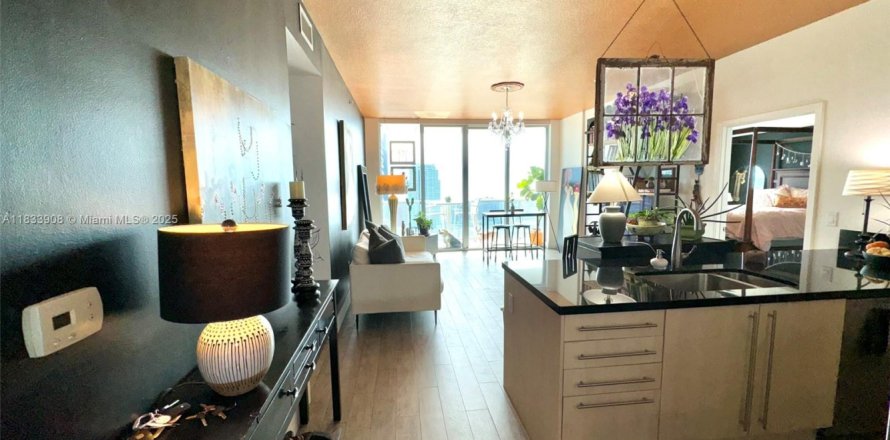 Condominio en Miami, Florida, 2 dormitorios № 1814817