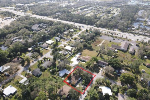House in Vero Beach, Florida 3 bedrooms, 126.35 sq.m. № 272856 - photo 1