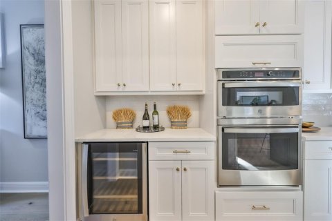 House in Tampa, Florida 4 bedrooms, 316.98 sq.m. № 1574018 - photo 21