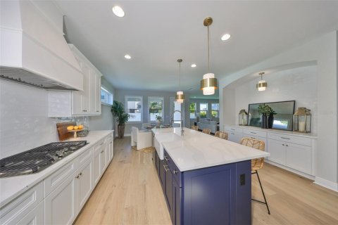House in Tampa, Florida 4 bedrooms, 316.98 sq.m. № 1574018 - photo 8