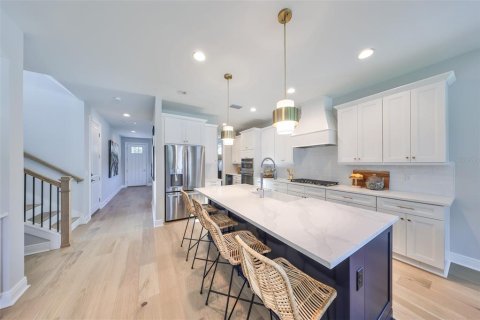 House in Tampa, Florida 4 bedrooms, 316.98 sq.m. № 1574018 - photo 10