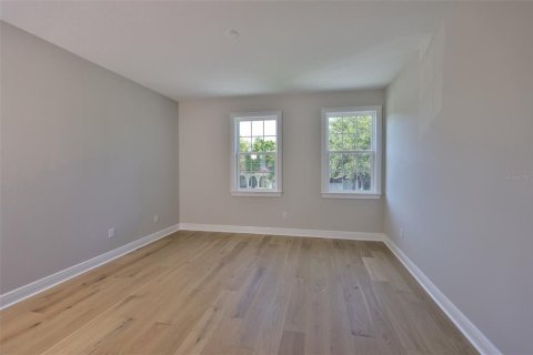 House in Tampa, Florida 4 bedrooms, 316.98 sq.m. № 1574018 - photo 28