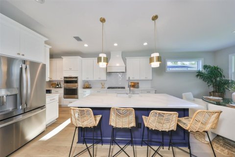 House in Tampa, Florida 4 bedrooms, 316.98 sq.m. № 1574018 - photo 9