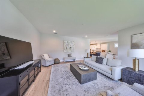 House in Tampa, Florida 4 bedrooms, 316.98 sq.m. № 1574018 - photo 16