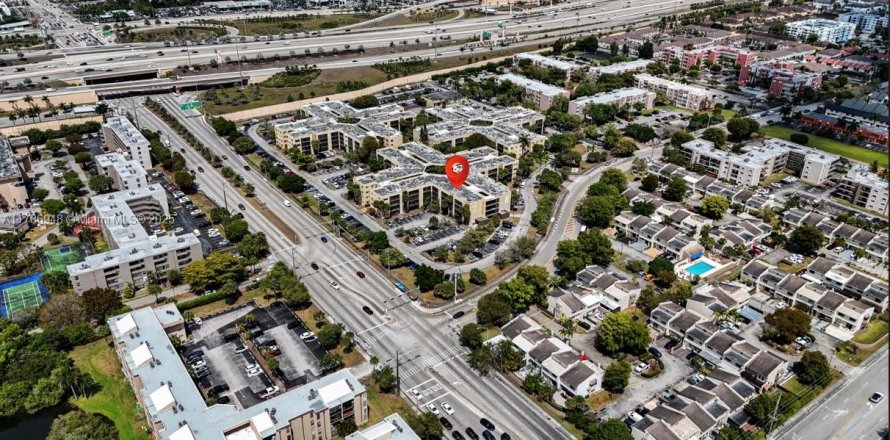 Condo in Miami, Florida, 2 bedrooms № 1708529