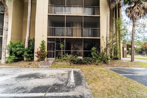 Condo in Miami, Florida, 2 bedrooms  № 1708529 - photo 15