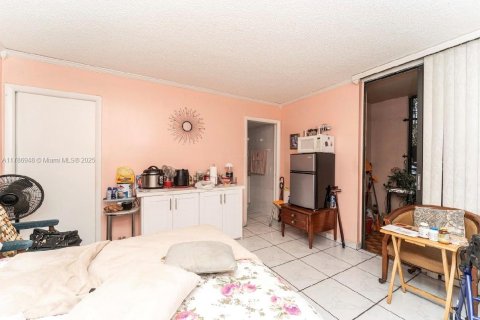 Condo in Miami, Florida, 2 bedrooms  № 1708529 - photo 11