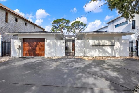 Casa en venta en Saint Petersburg, Florida, 3 dormitorios, 204.48 m2 № 1743282 - foto 2