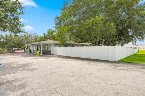 Commercial property in Port Richey, Florida 343.74 sq.m. № 2349228 - photo 10