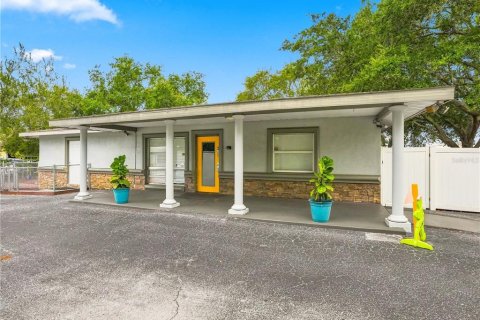 Commercial property in Port Richey, Florida 343.74 sq.m. № 2349228 - photo 4