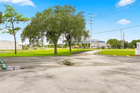 Commercial property in Port Richey, Florida 343.74 sq.m. № 2349228 - photo 11