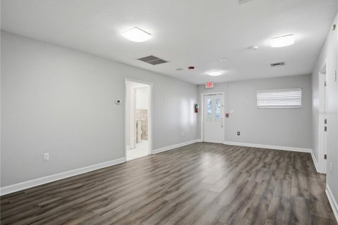 Commercial property in Port Richey, Florida 343.74 sq.m. № 2349228 - photo 7