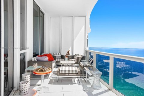 Снять в аренду кондоминиум в Санни-Айлс-Бич, Флорида 2 спальни, 193.61м2, № 1966156 - фото 14