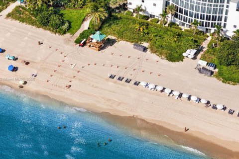 Снять в аренду кондоминиум в Санни-Айлс-Бич, Флорида 2 спальни, 193.61м2, № 1966156 - фото 28