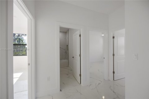 Casa en venta en Lehigh Acres, Florida, 4 dormitorios, 153.29 m2 № 2007757 - foto 17