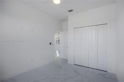 Casa en venta en Lehigh Acres, Florida, 4 dormitorios, 153.29 m2 № 2007757 - foto 20